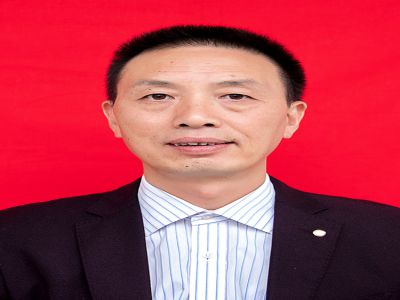 冉澤明：遠恒佳學校小學部副校長，高級教師，全國優(yōu)秀教師、全國新教育榜樣教師、重慶市骨干教師，榮獲重慶市美術優(yōu)質課一等獎